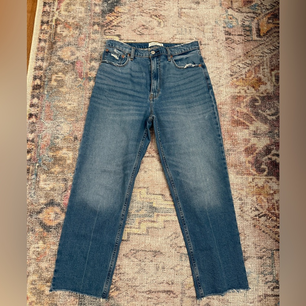 Abercrombie & Fitch Straight Leg Jeans in Medium Blue